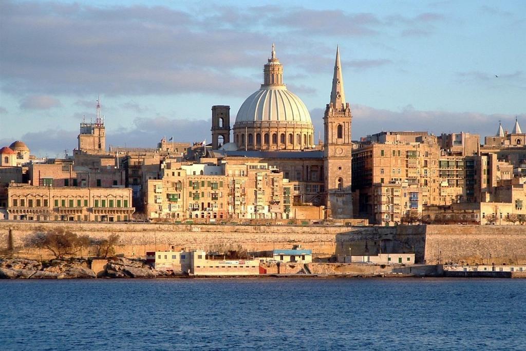Marvellous Apartment In Tigne Point Sliema Bagian luar foto