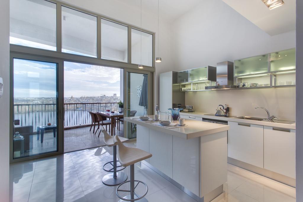 Marvellous Apartment In Tigne Point Sliema Bagian luar foto