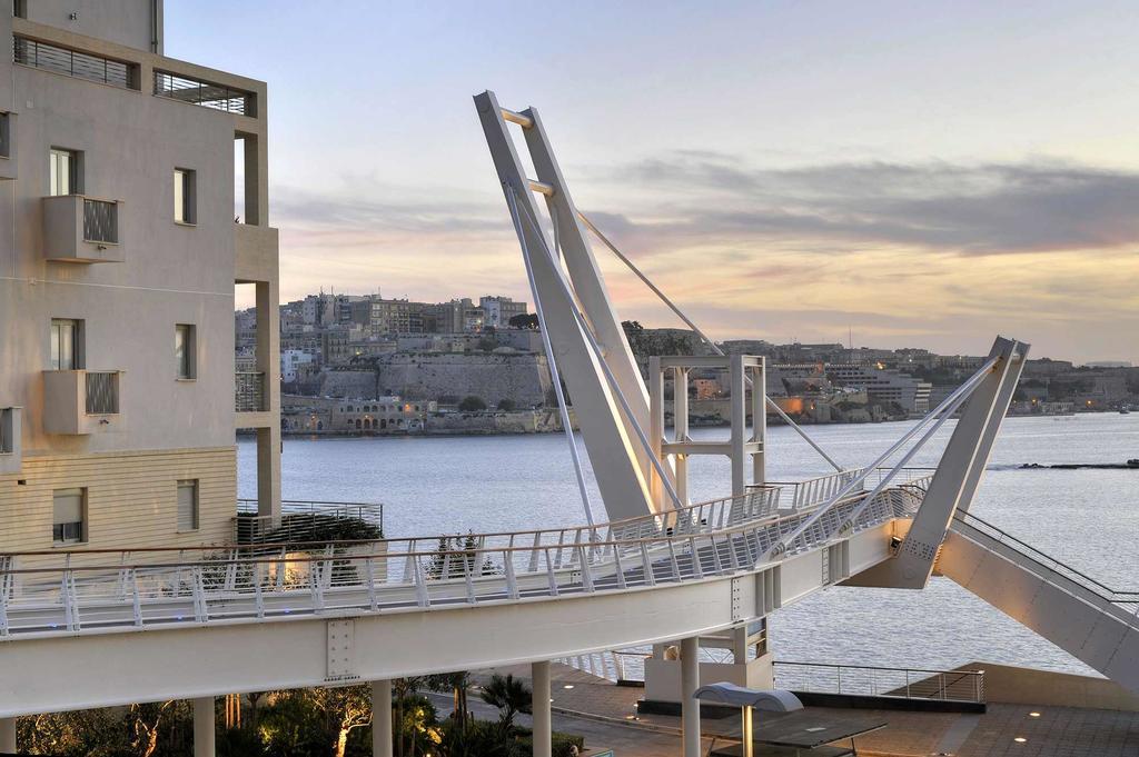 Marvellous Apartment In Tigne Point Sliema Bagian luar foto